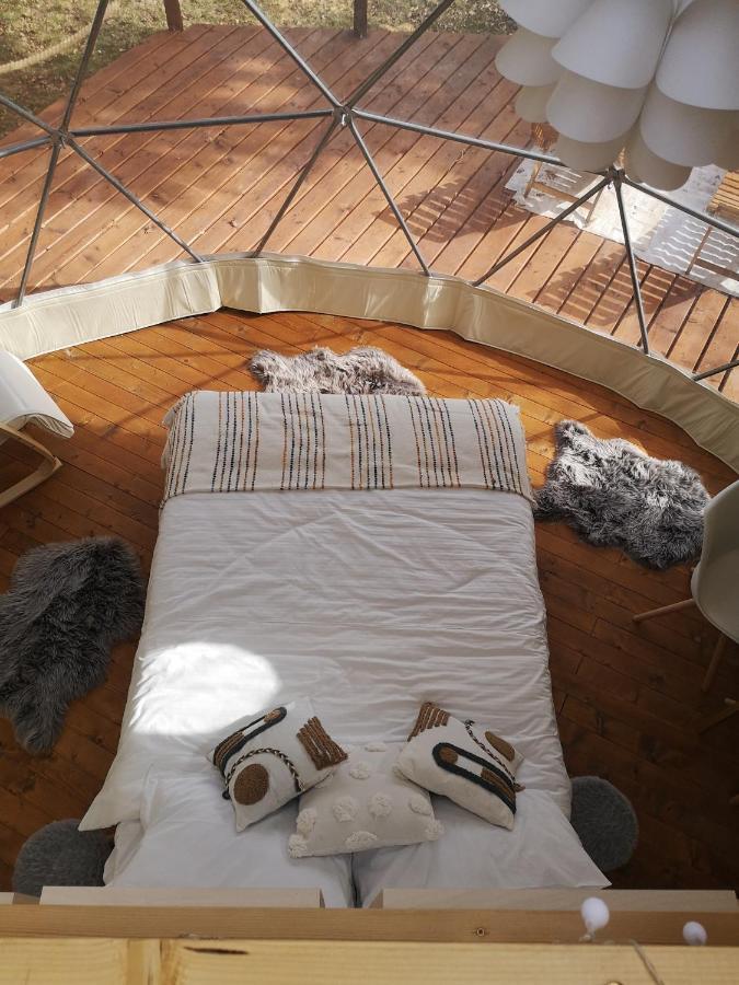 Medve Dome - Luxury Camping In The Middle Of Nature Hotell Vlahita Eksteriør bilde